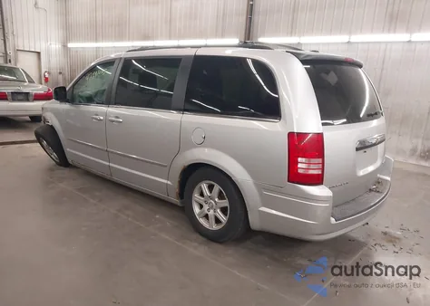 2010 Chrysler Town & Country Touring from USA, damaged, VIN 2A4RR5D19AR271153